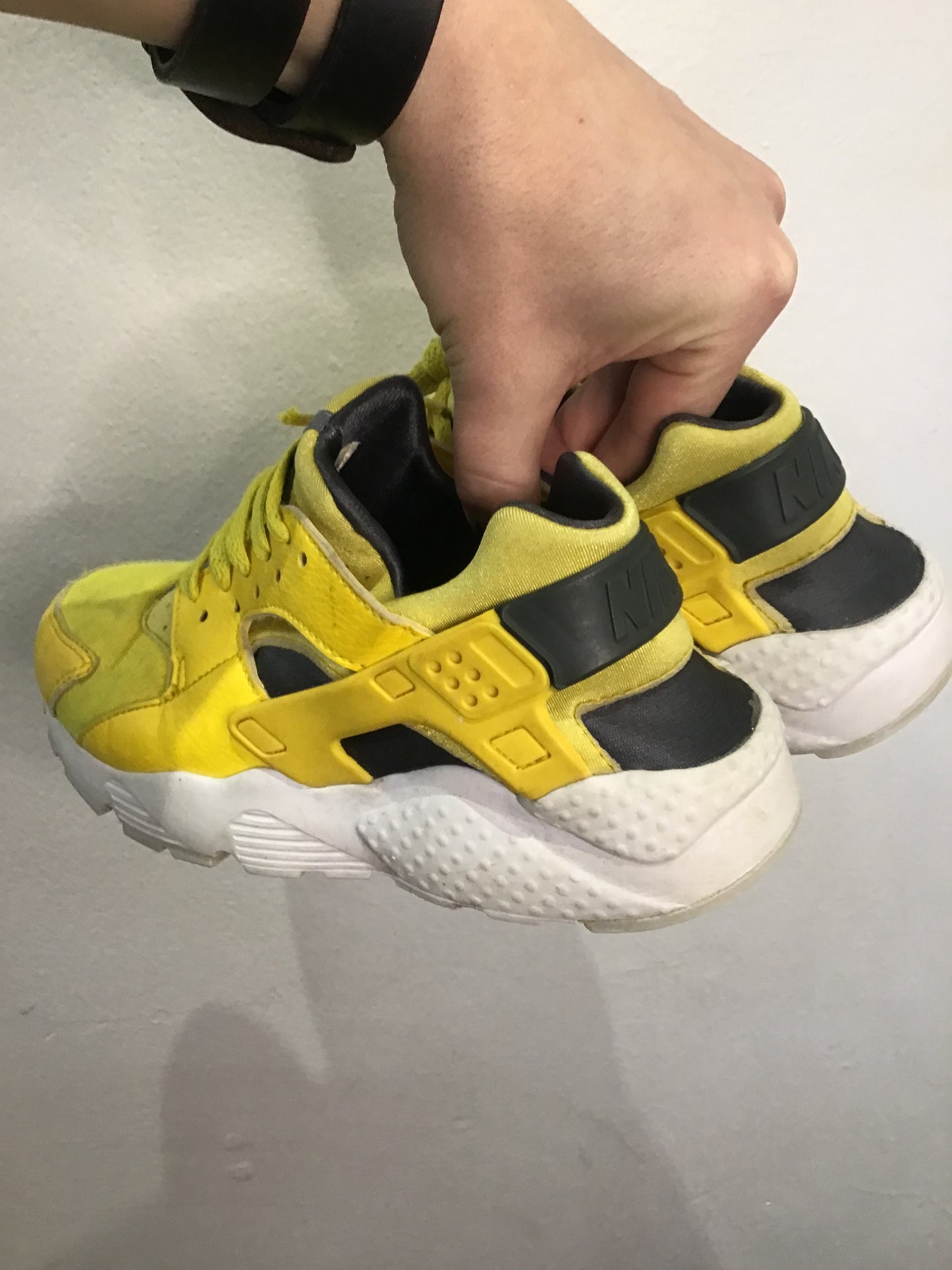 Y5 Nike Huarache yellow