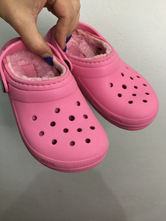 C13 pink furry-lined Crocs