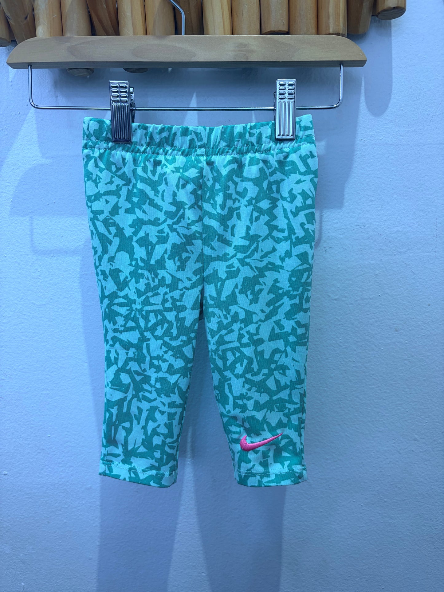 Green print activewear pedal pushers 18m