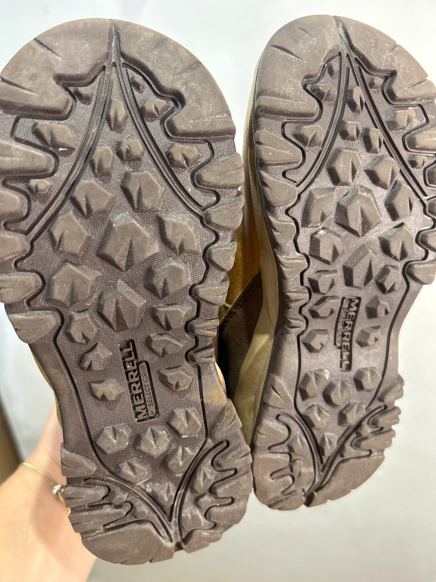 C10 Merrell hiking brown boots