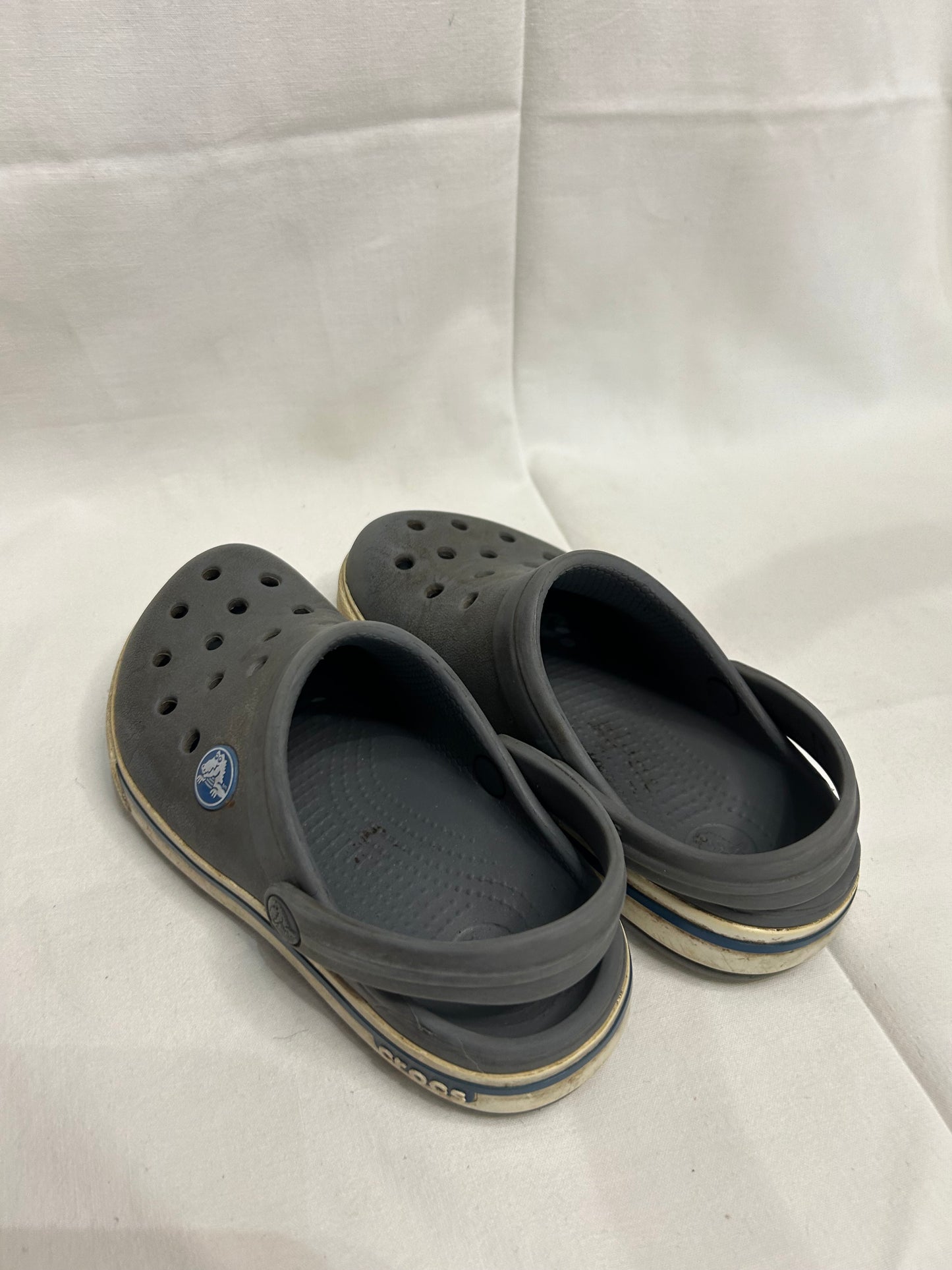 C10-11 grey Crocs