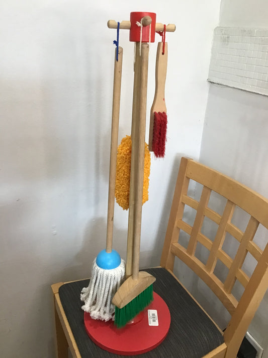 Melissa & Doug cleaning set
