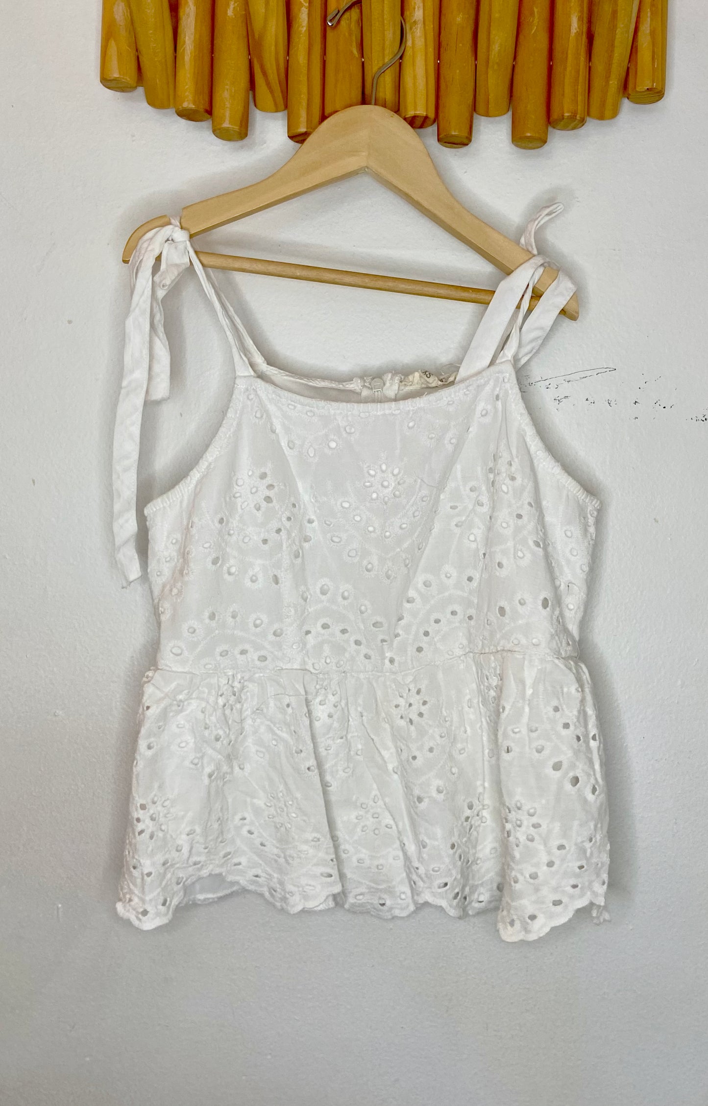 Eyelet tanktop 14y