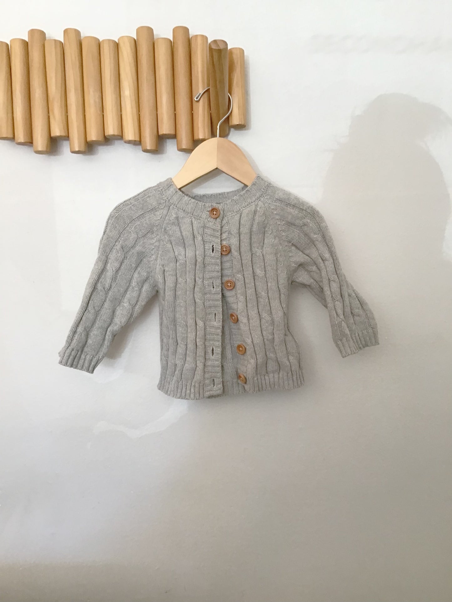 Grey knit cardigan 6-12m
