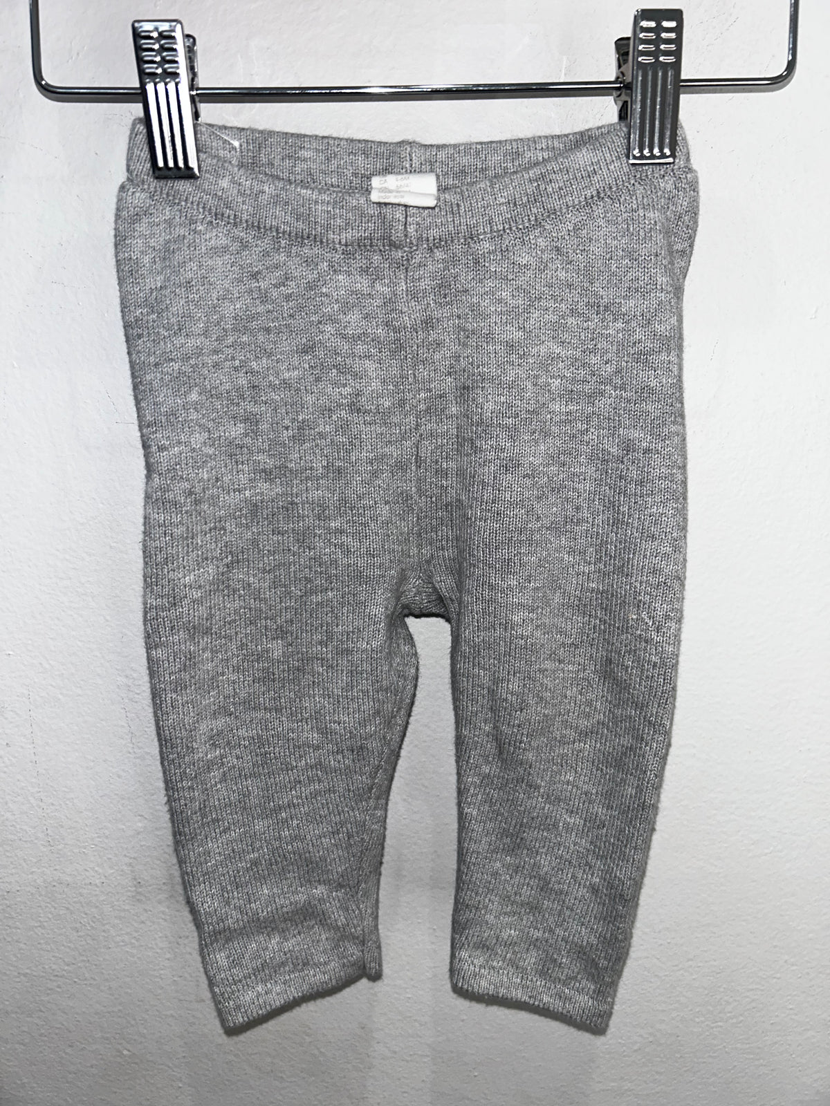Grey sweater pants 4-6m