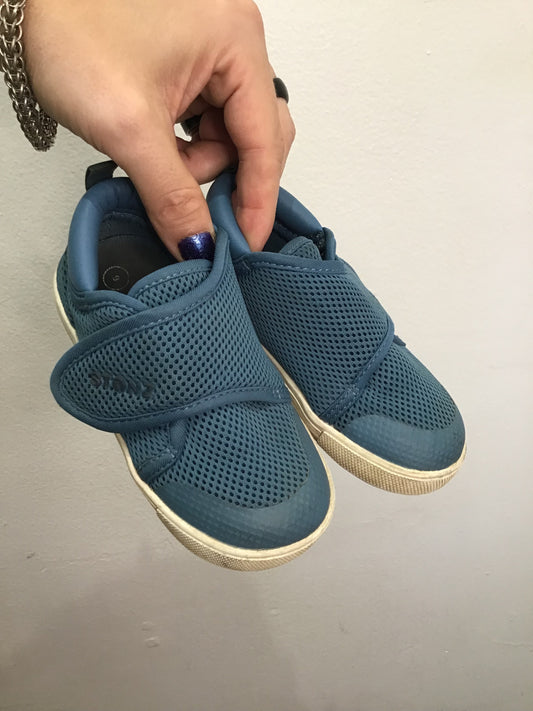 C6 blue Stonz shoes