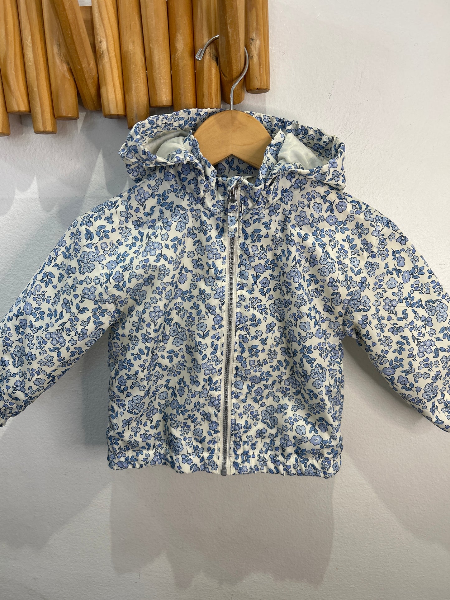 Blue floral rainjacket 9-12m