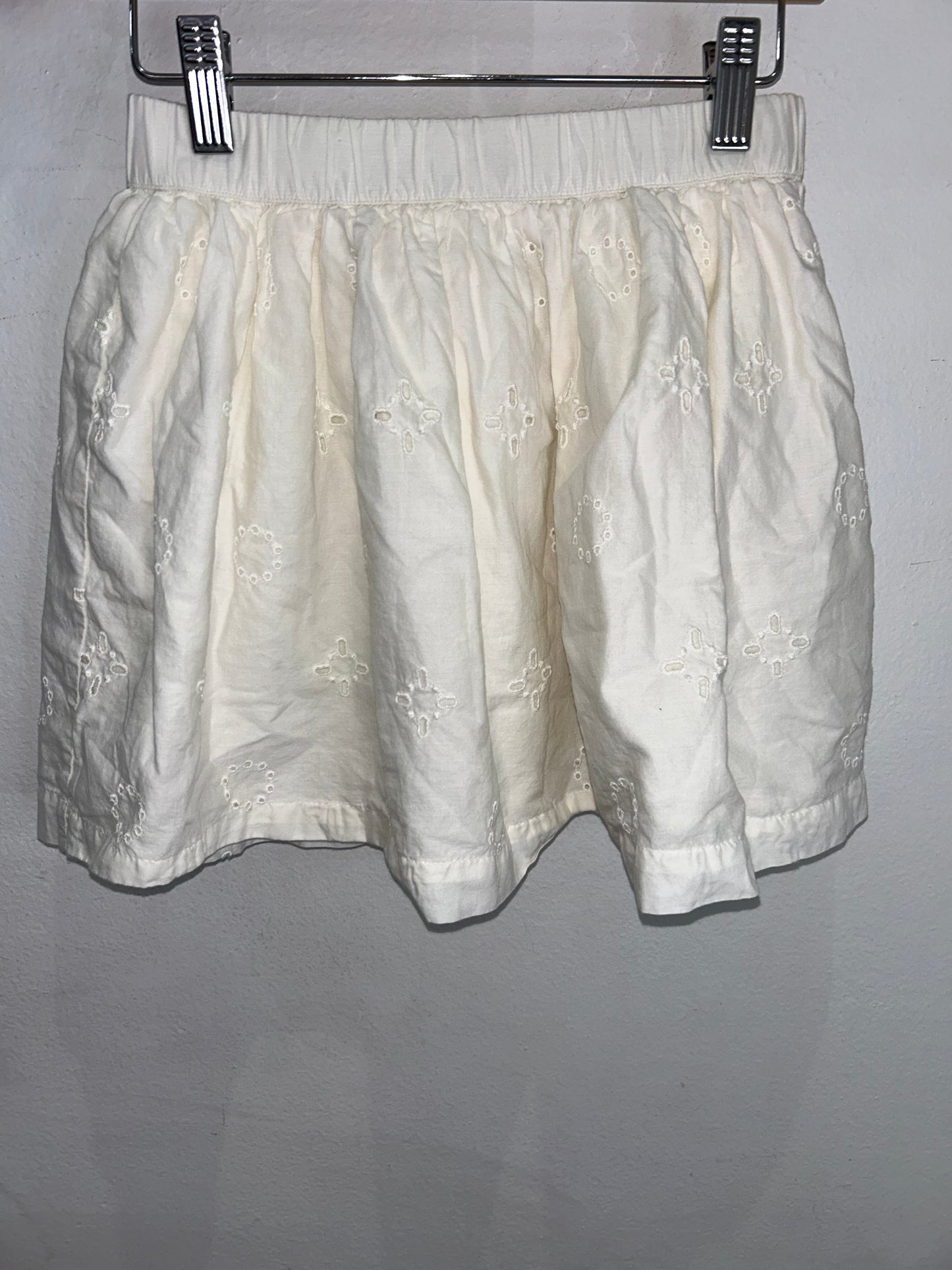 Eyelet skirt 8-9y