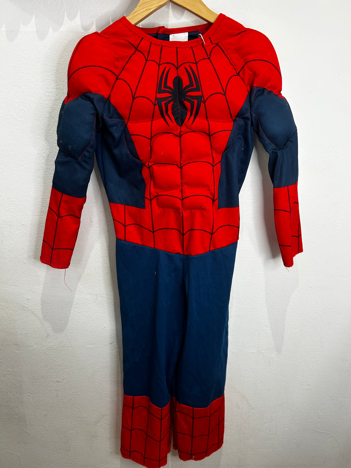 Spiderman costume (no mask) 4-6y