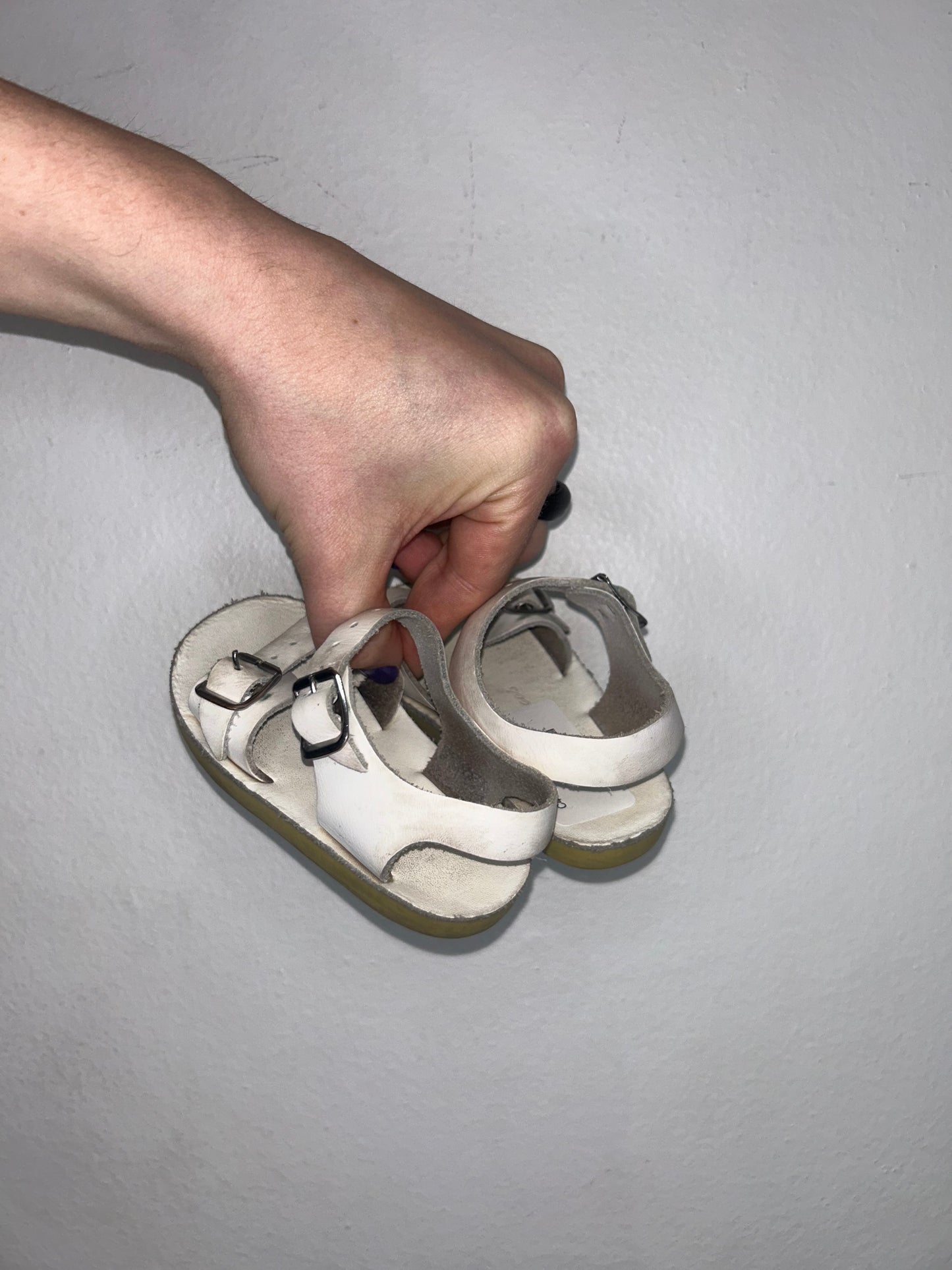 C4 white Saltwater sandals