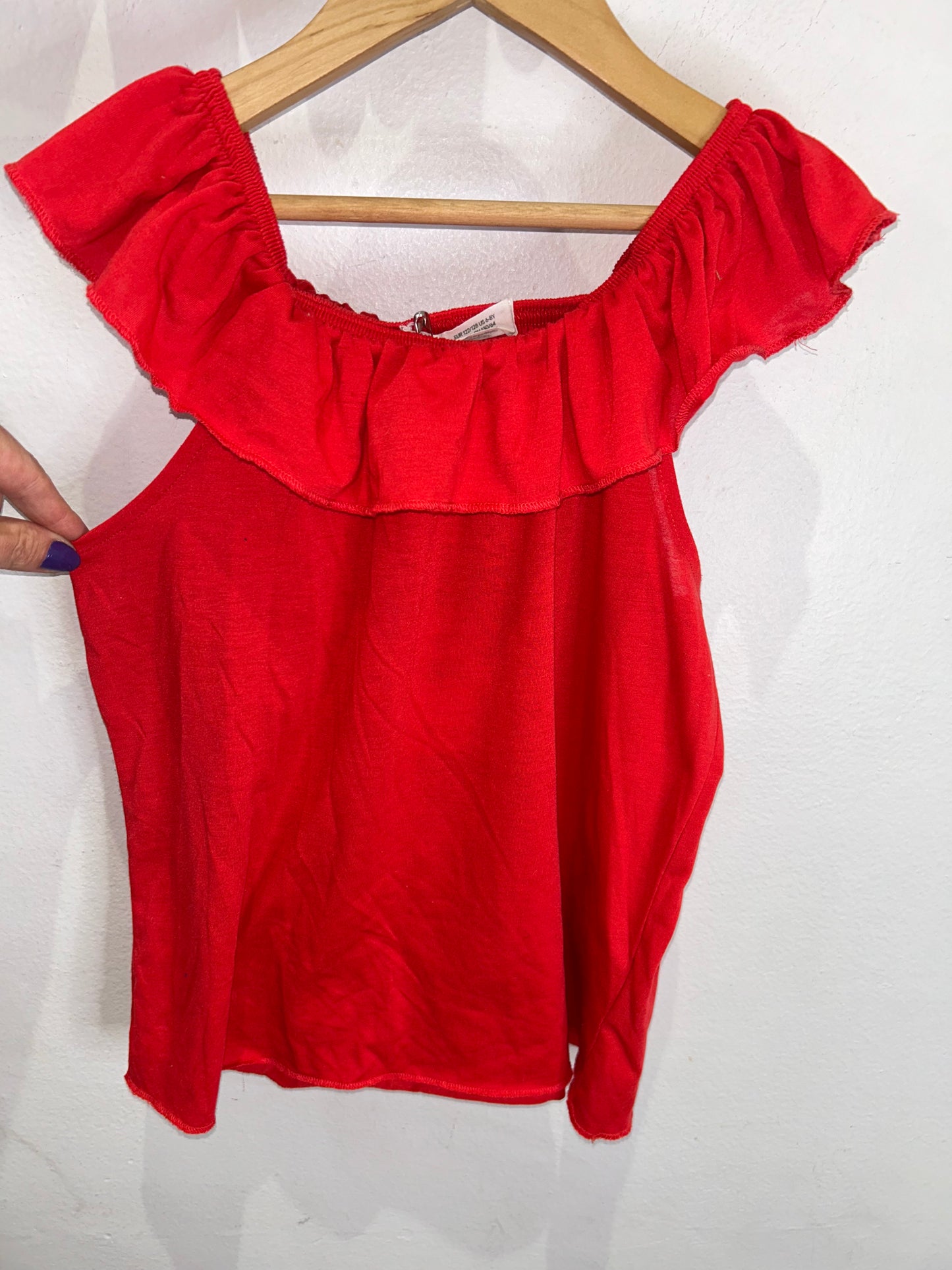 Frilly neck red tanktop 6-8y