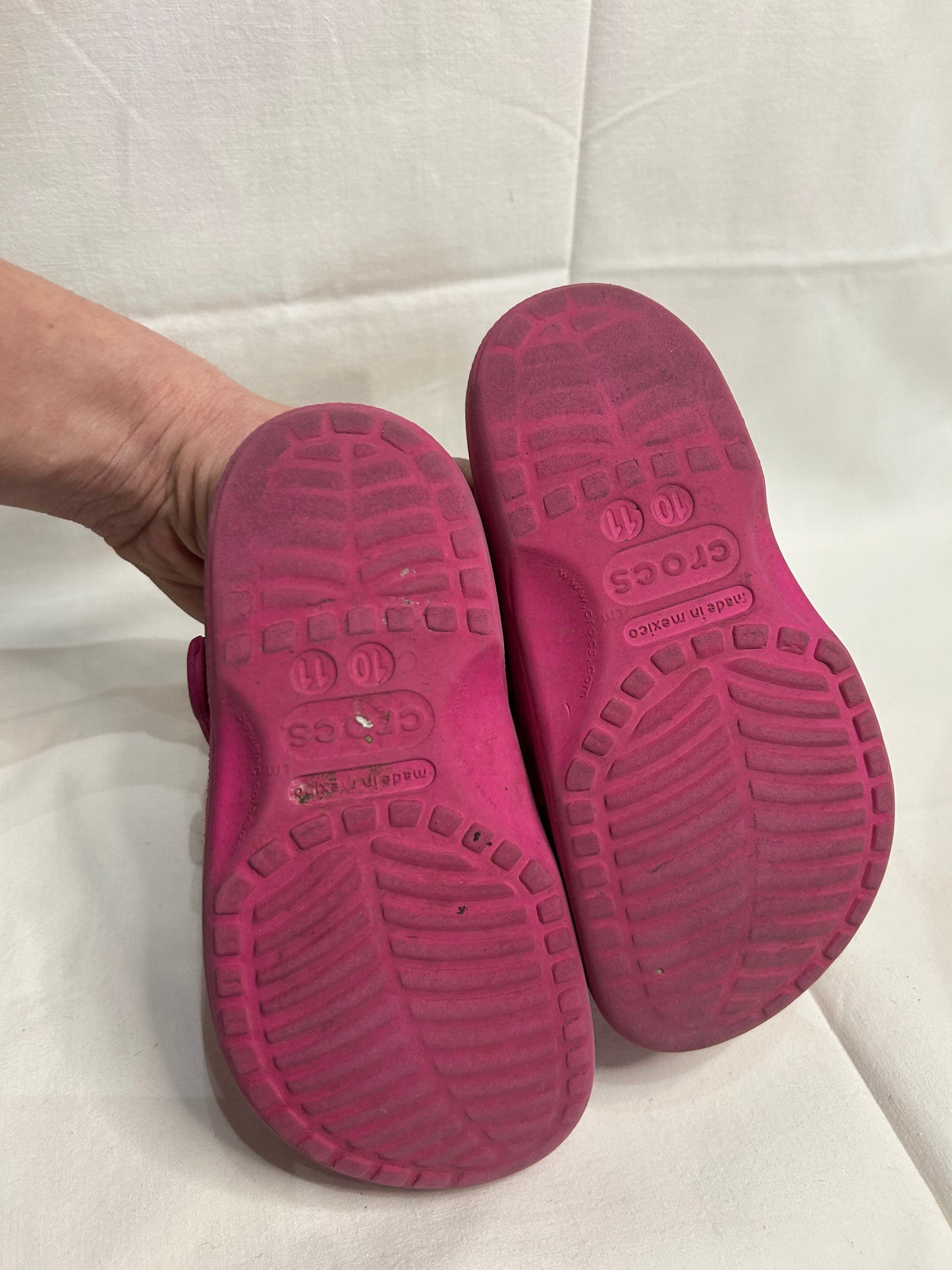 C10-11 hot pink Crocs