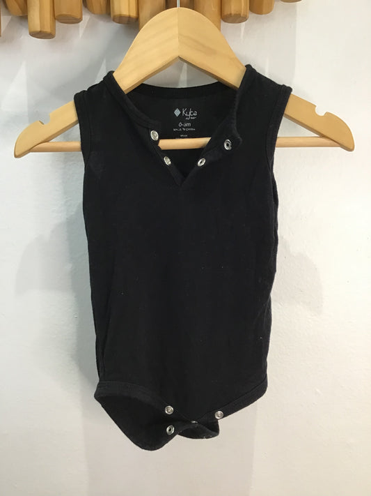 Kyte black onesie 0-3m