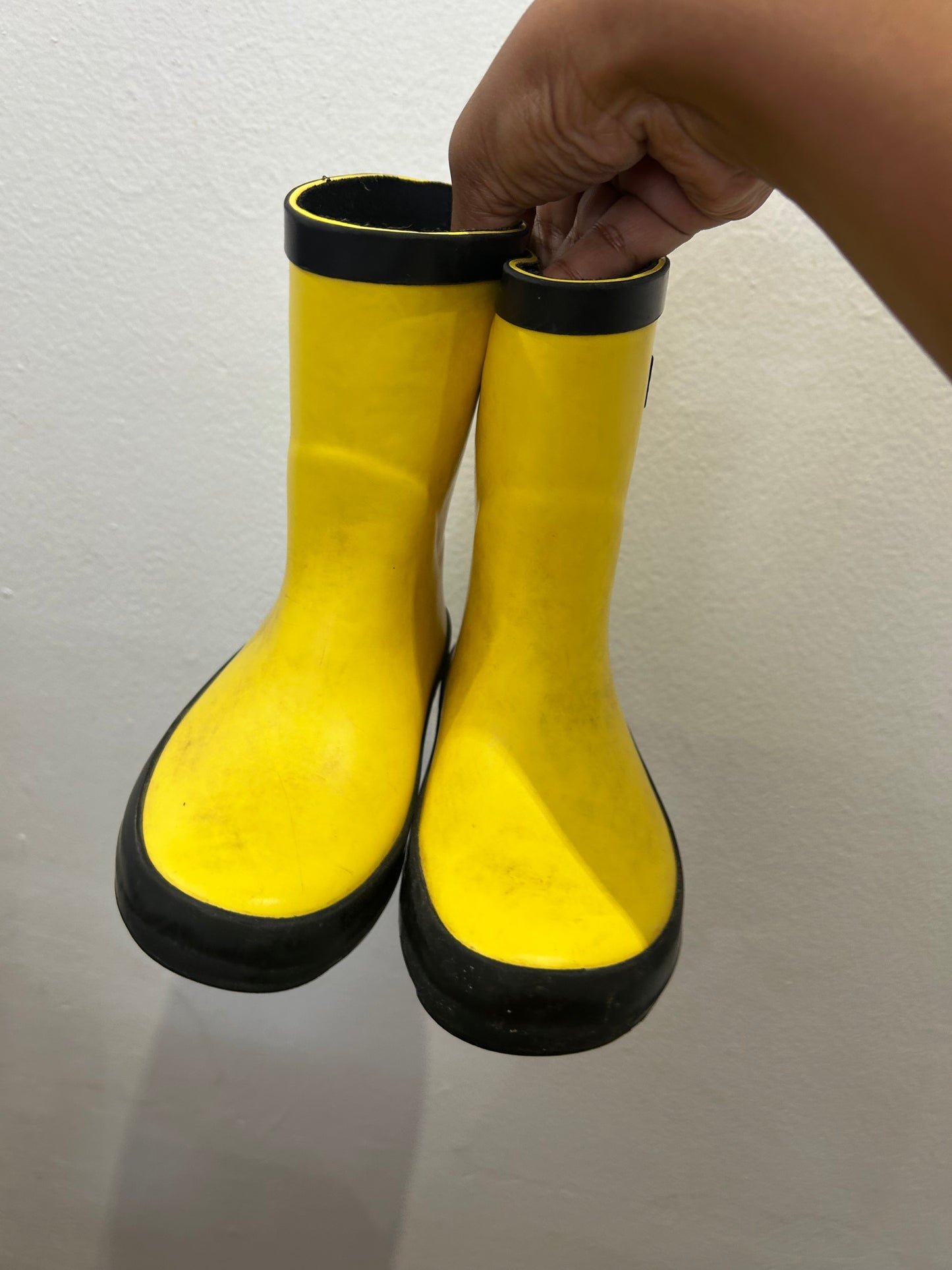 C8 Stonz yellow rainboots