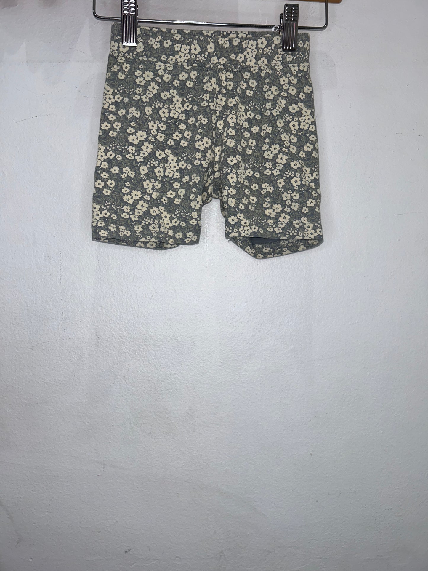 Jamie Kay green floral shorts 5y