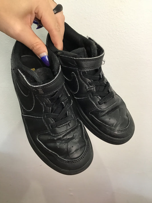 Y1 Nike black court shoes