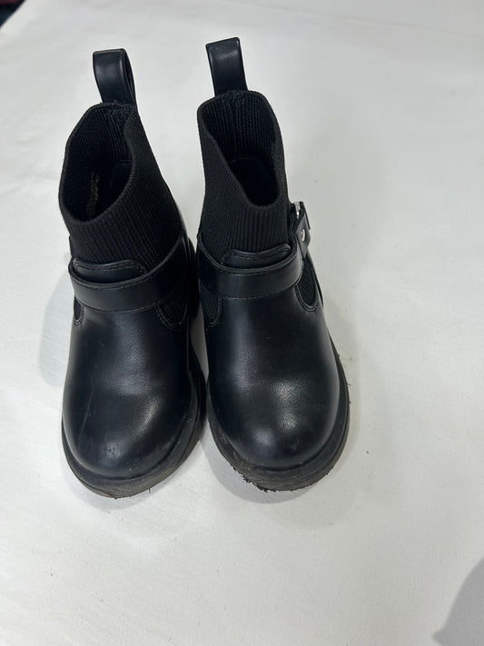 C6 black fall boots