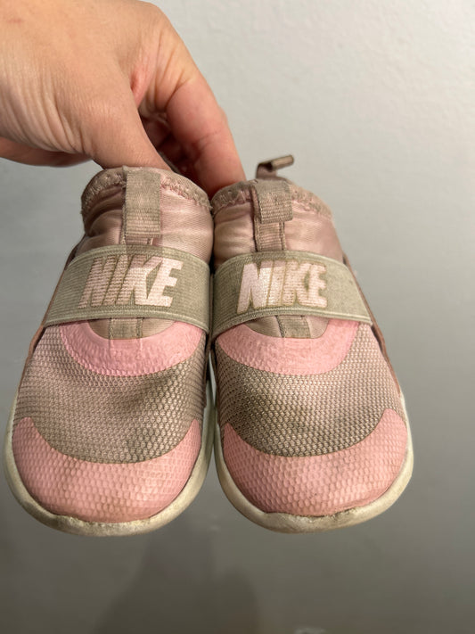 C7 pink pull-on Nike