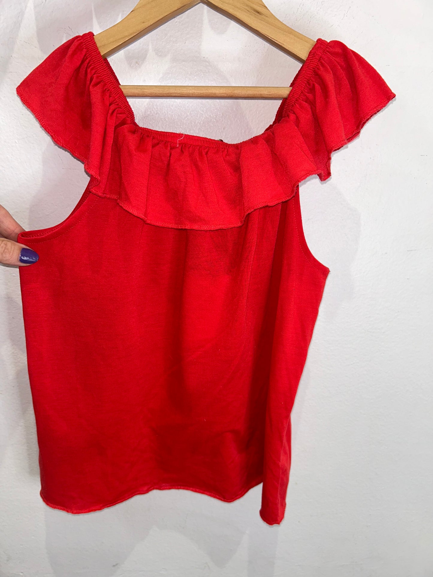 Frilly neck red tanktop 6-8y