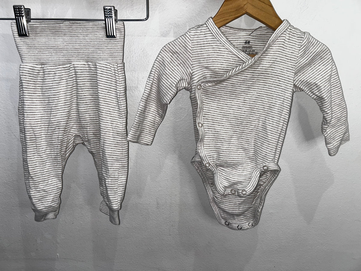 Beige stripe set 4-6m