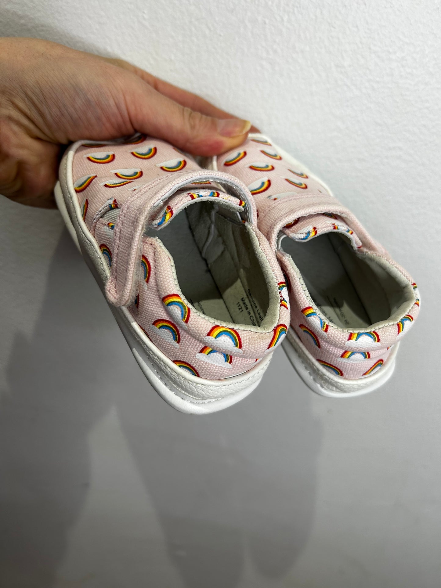 C8-9 Rainbow shoes 24m-30m