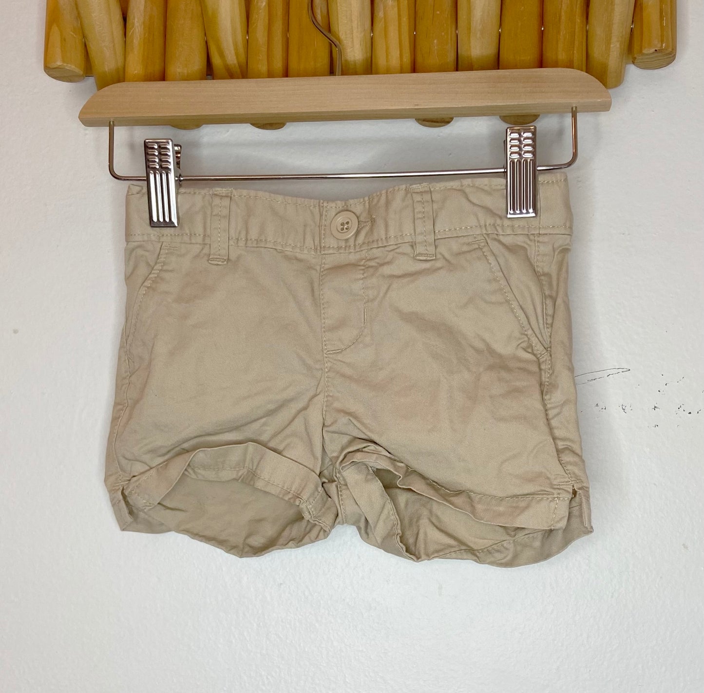 Short beige shorts 4y