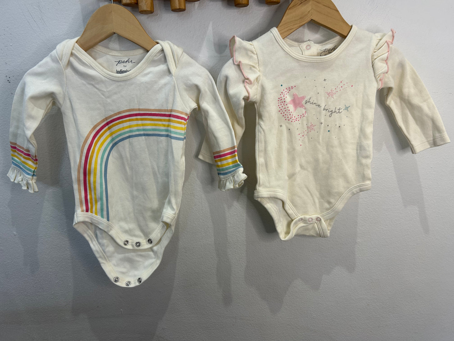 Pehr two pack onesie 3-6m