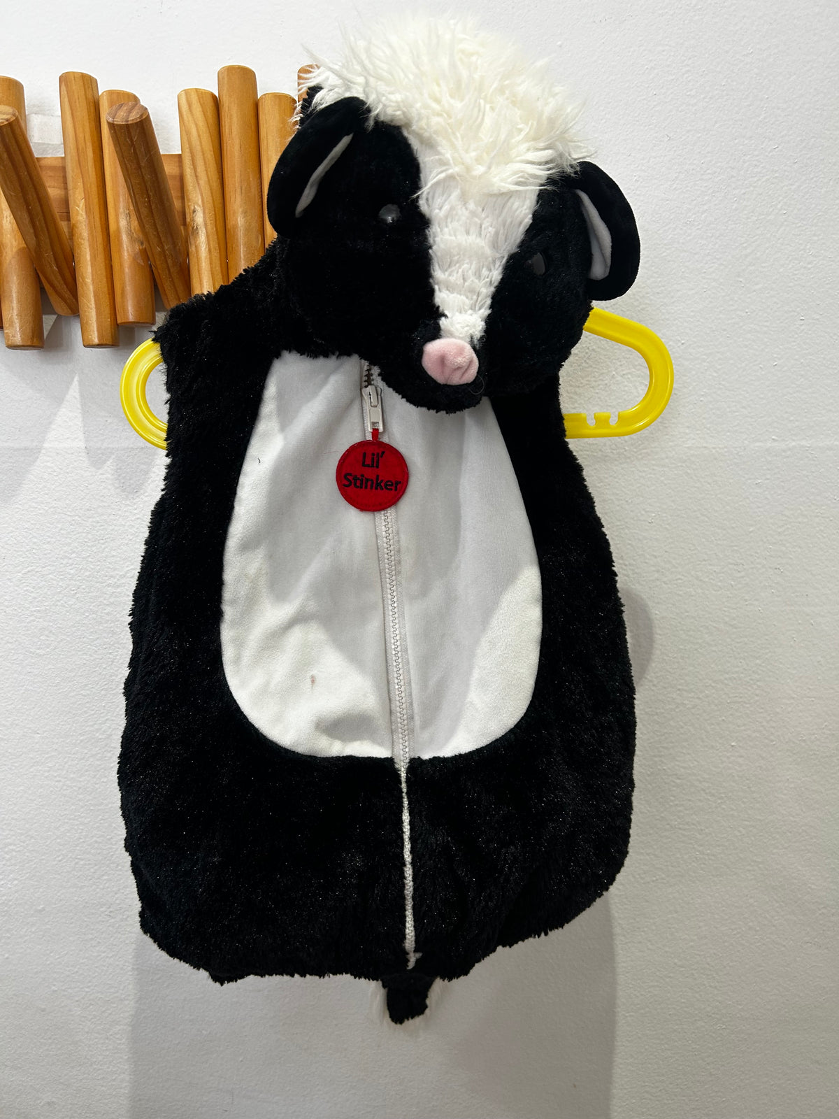 Skunk costume  18m