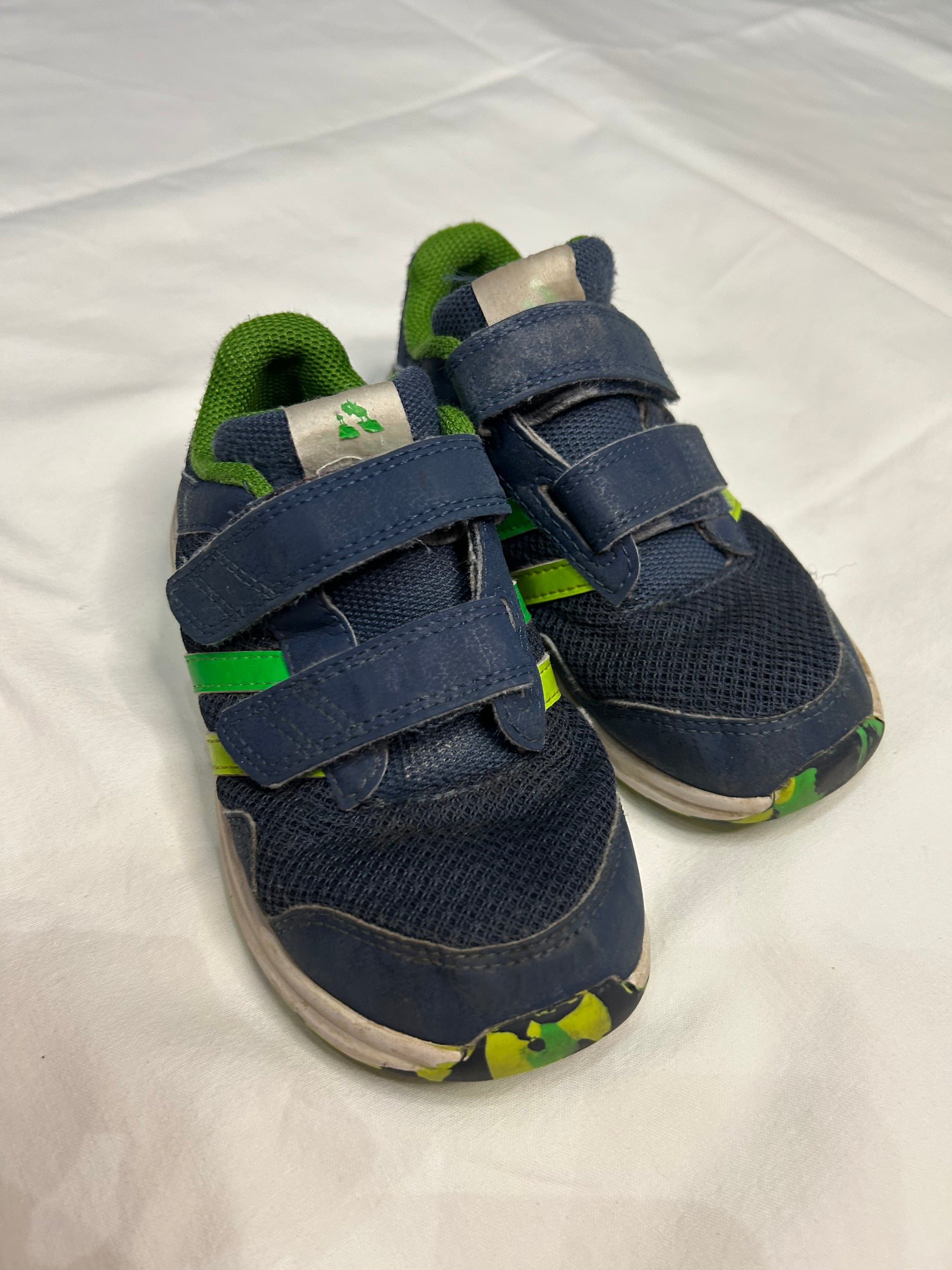 C10 green Adidas runners – Canopy Kids