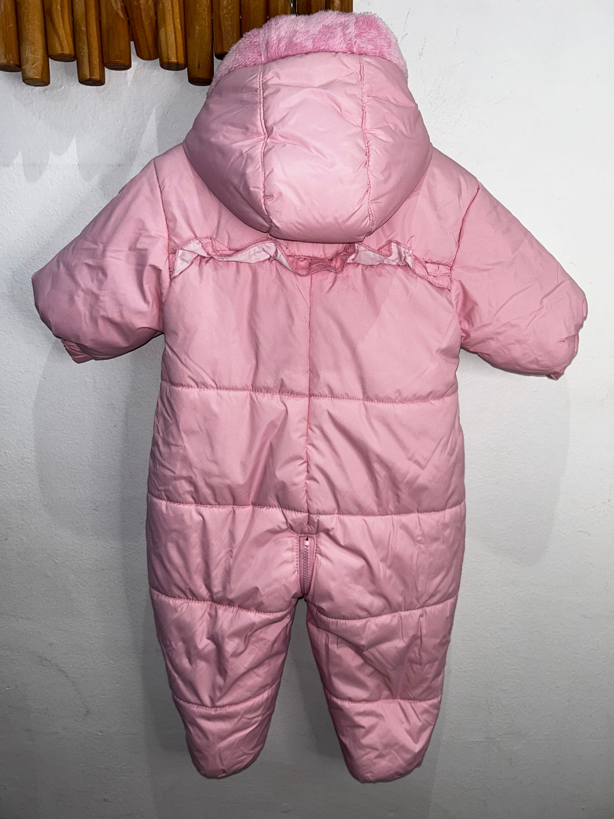 Vintage light pink snowsuit 0-6m