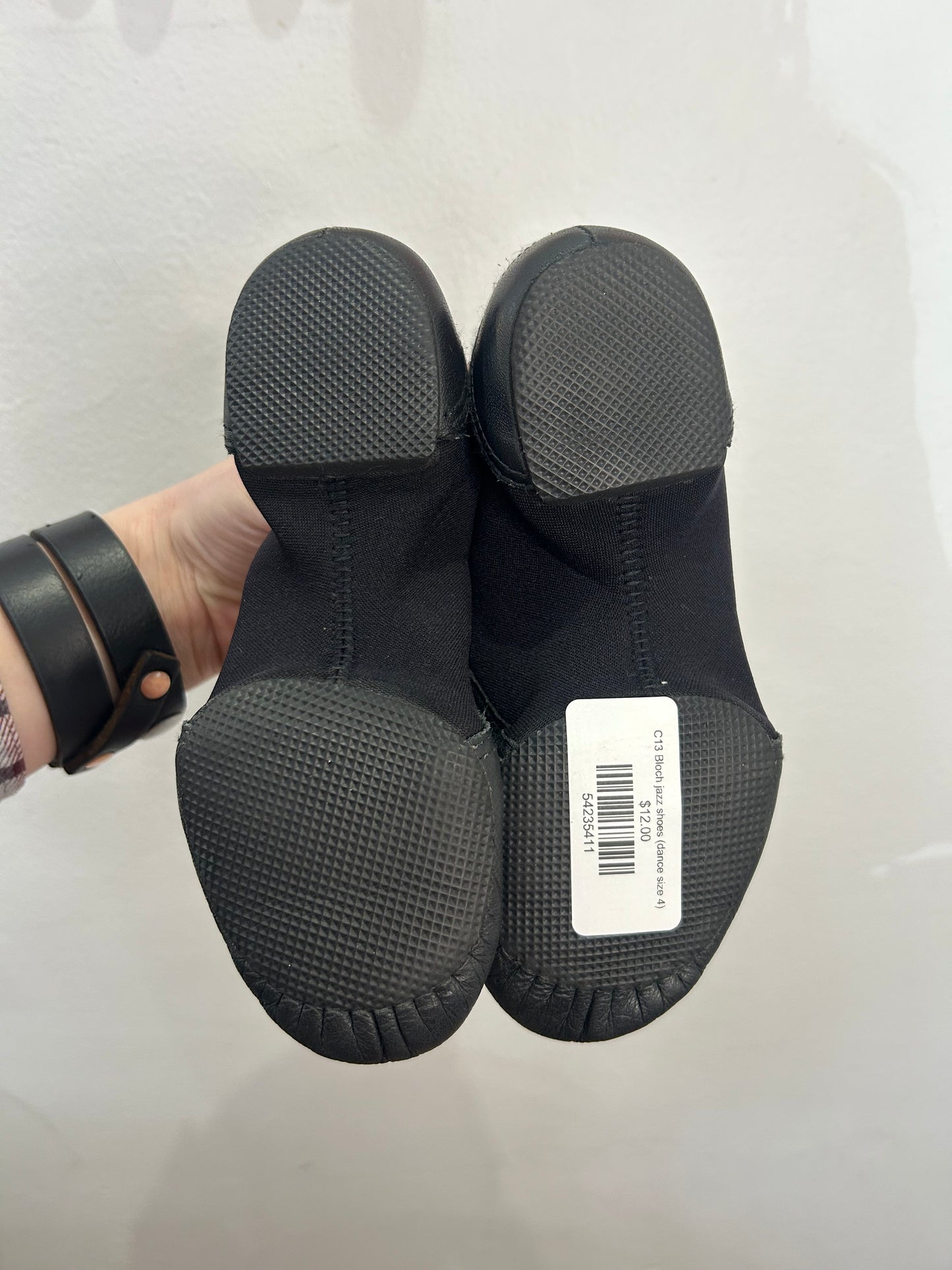 C13 Bloch jazz shoes (dance size 4)