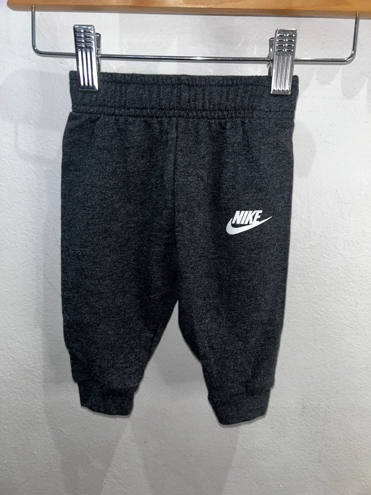 Nike jogger set 6m