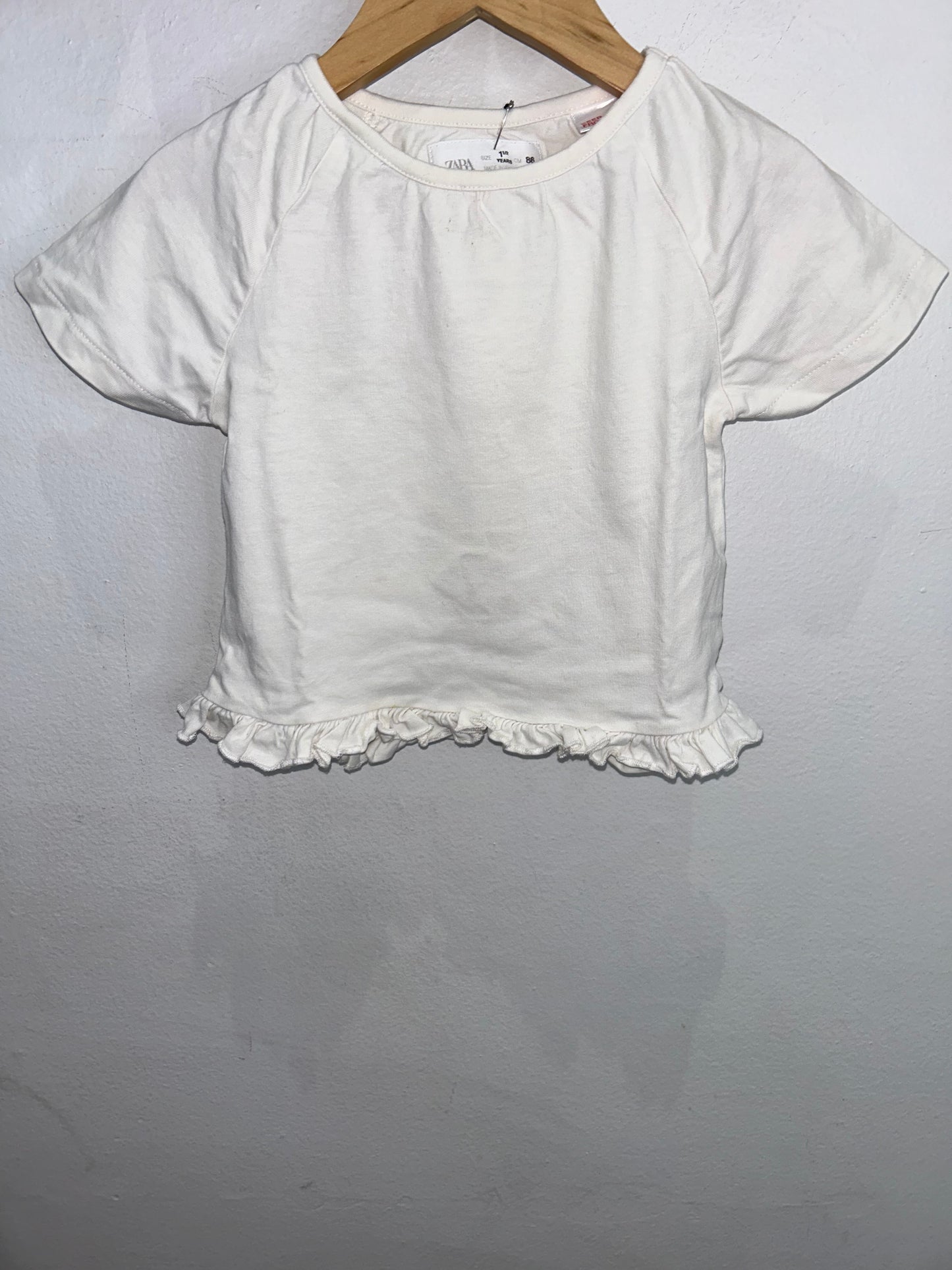 Frilly white tee 18m