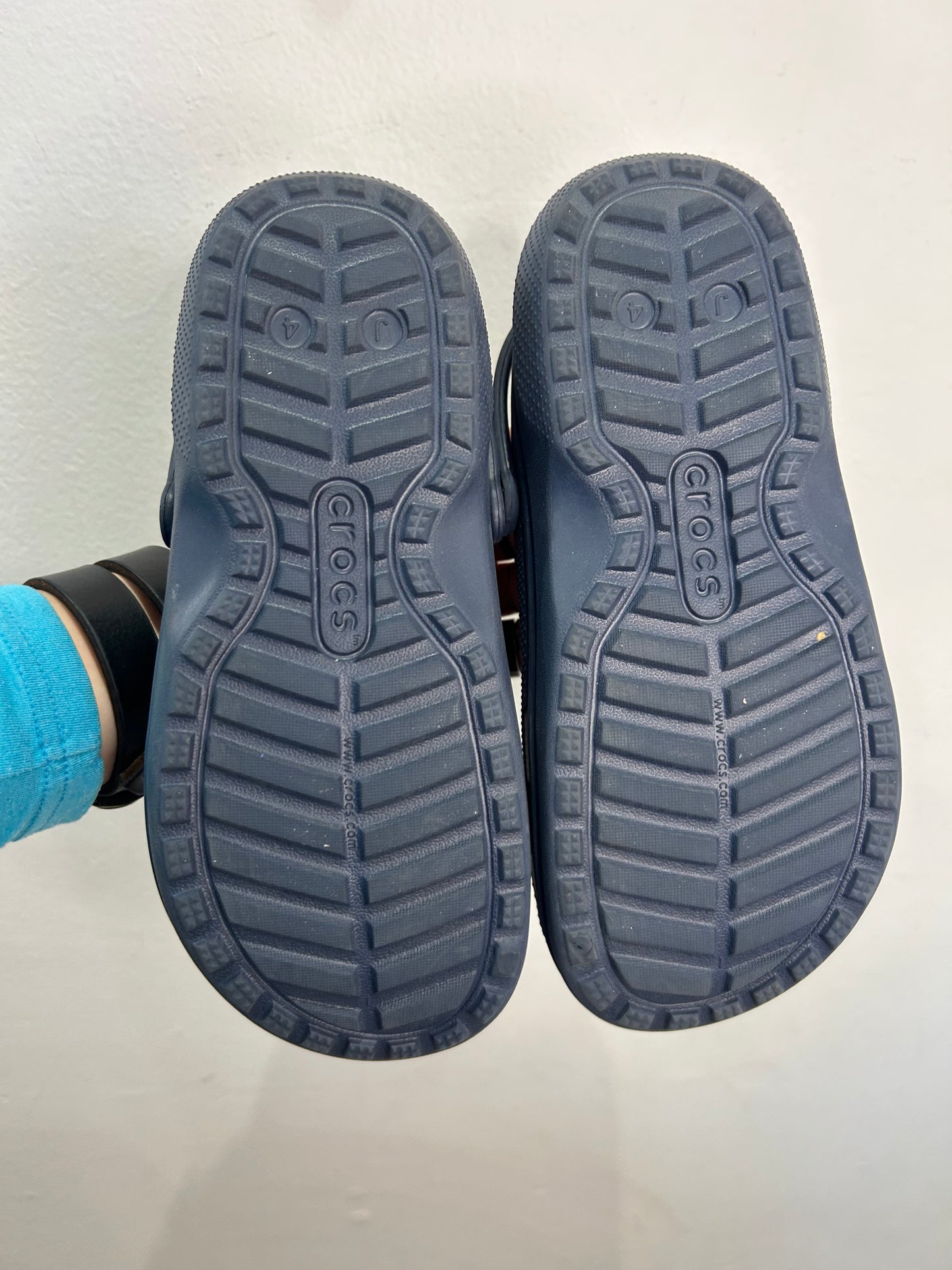 Y4 navy Crocs