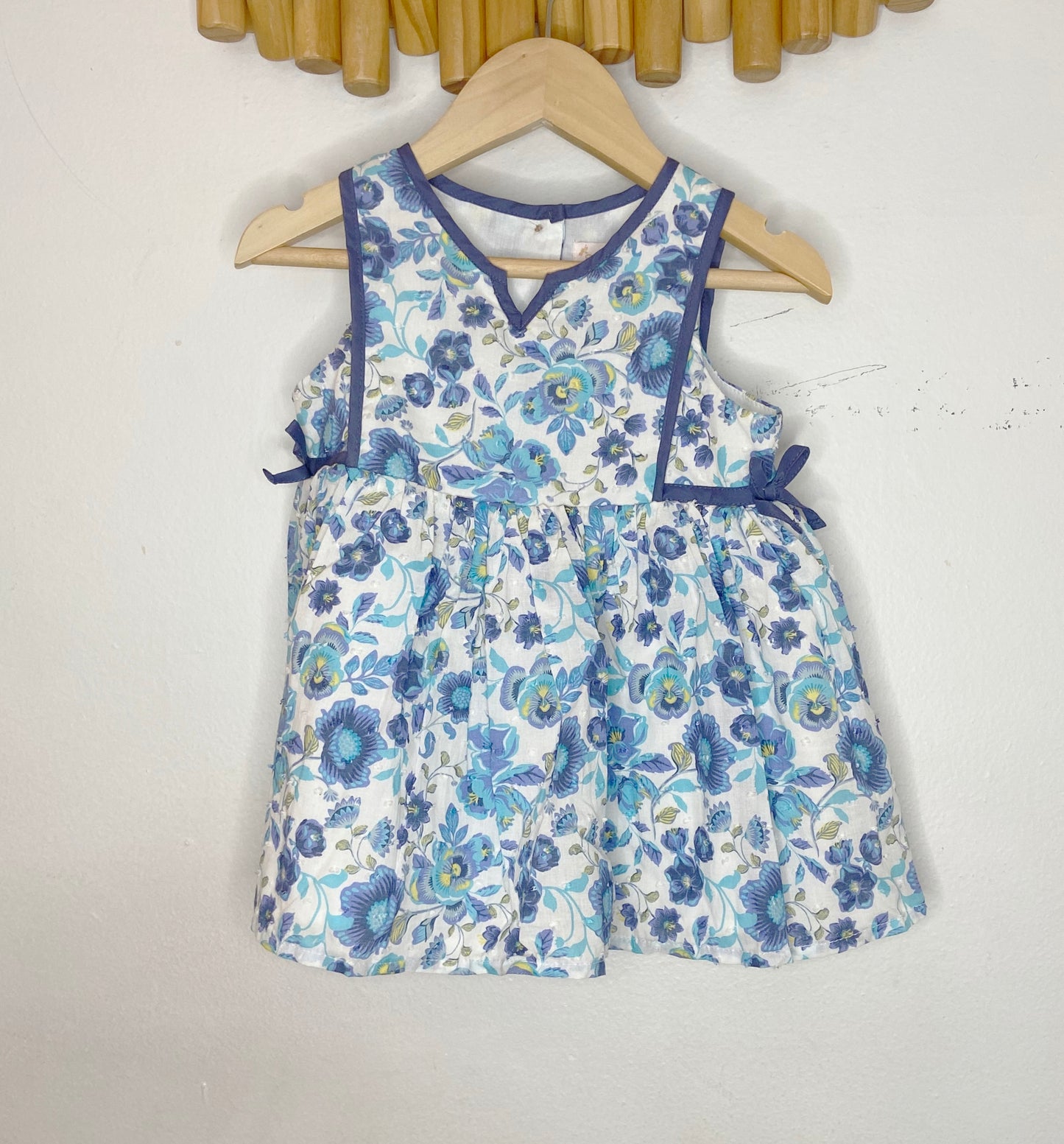 Floofy cotton blue flowers dress 24m