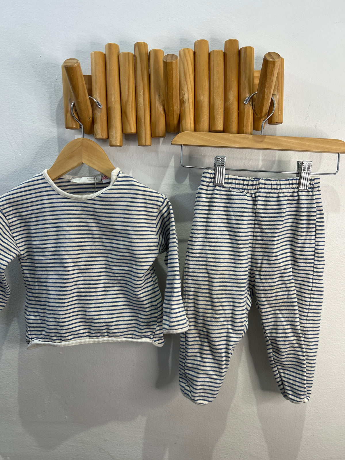 Blue strpie pullover set 9-12m