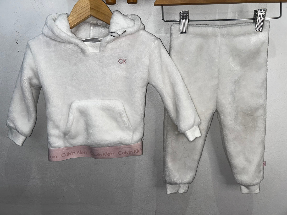 White furry jogger set 12m