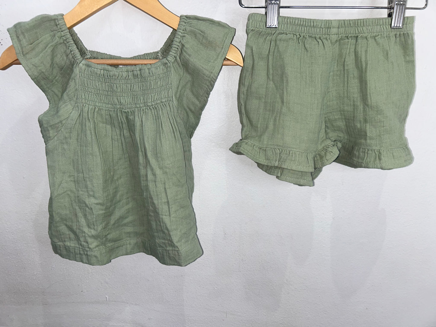Sage shorts set 3y