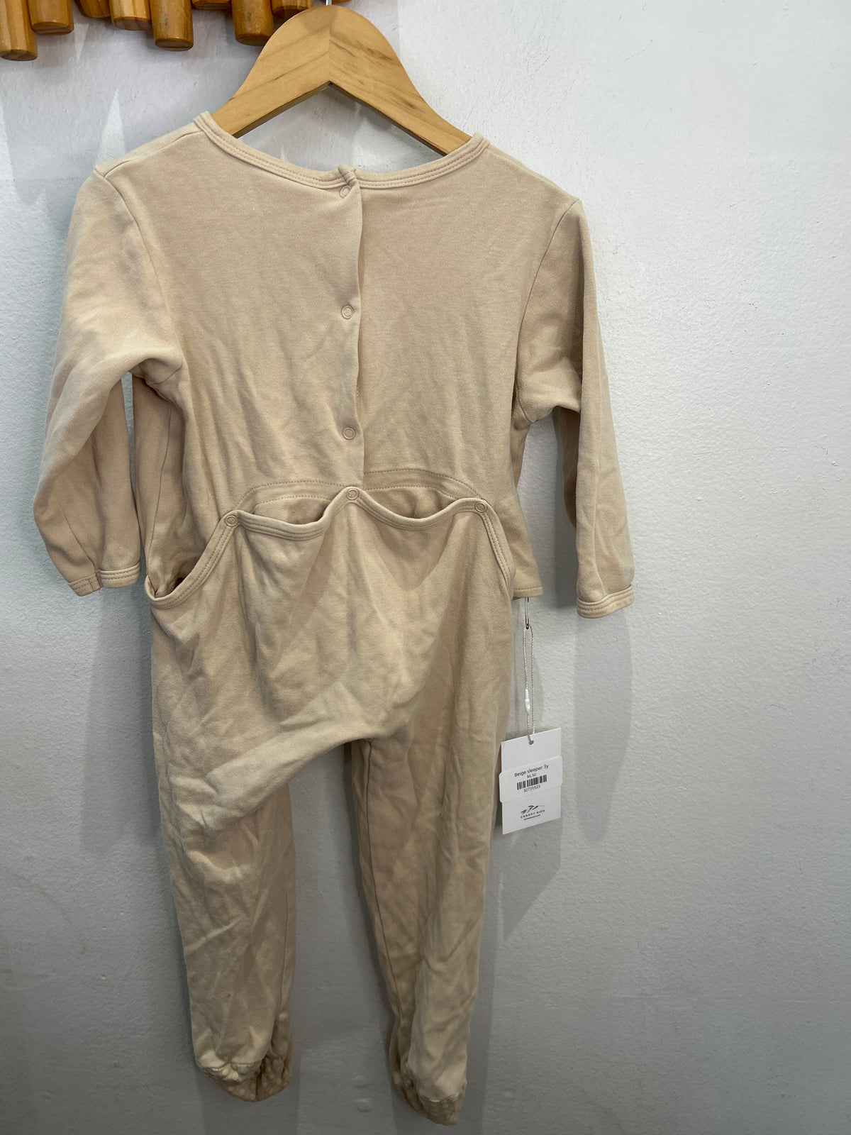 Beige sleeper 3y