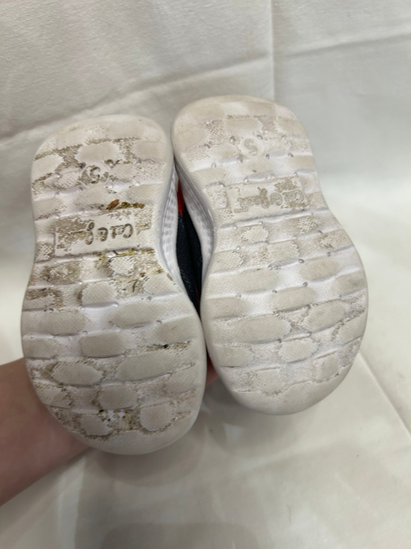 C5 grey pull-on sneakers