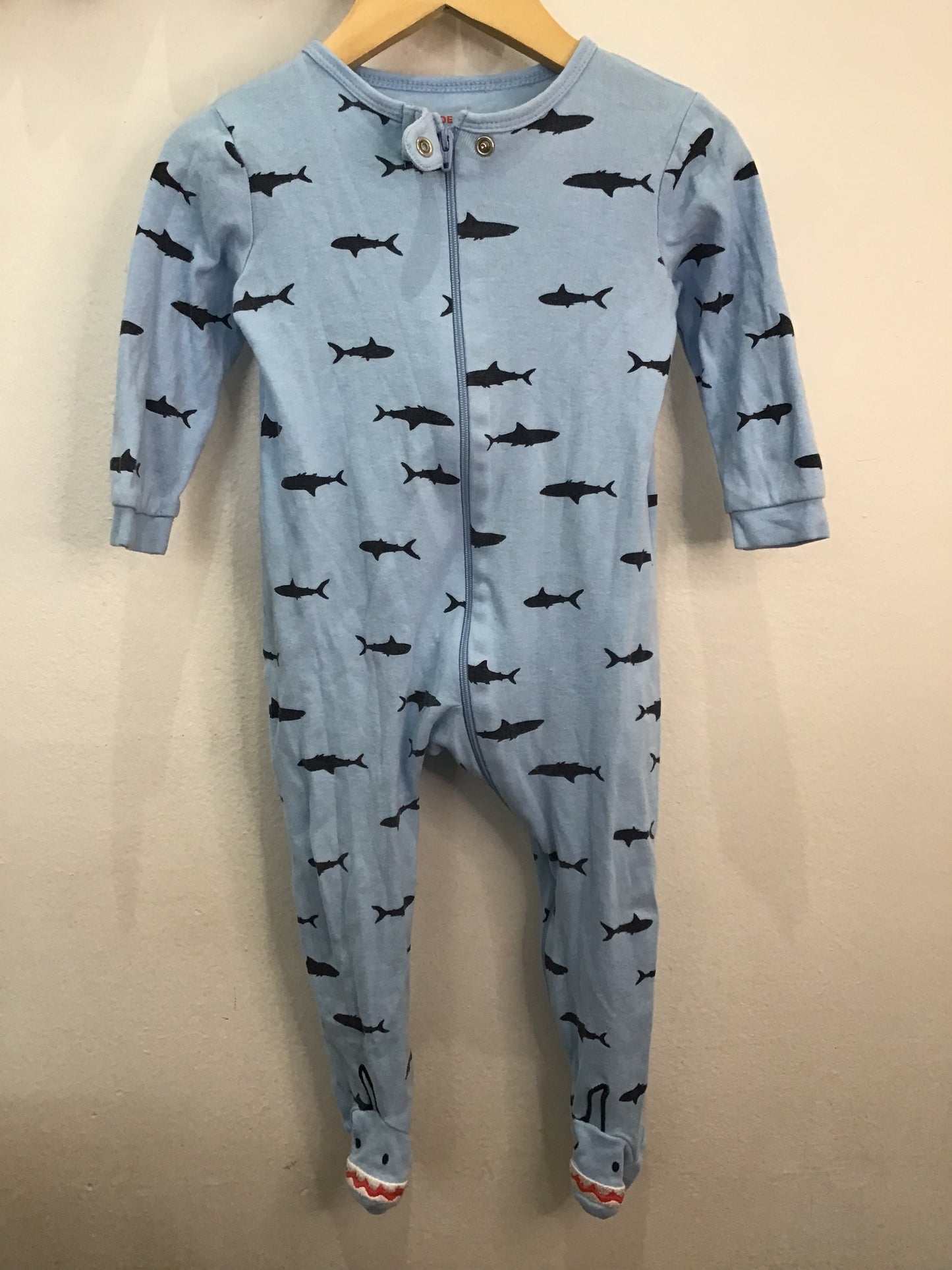 Sleeper blue sharks 12-18m