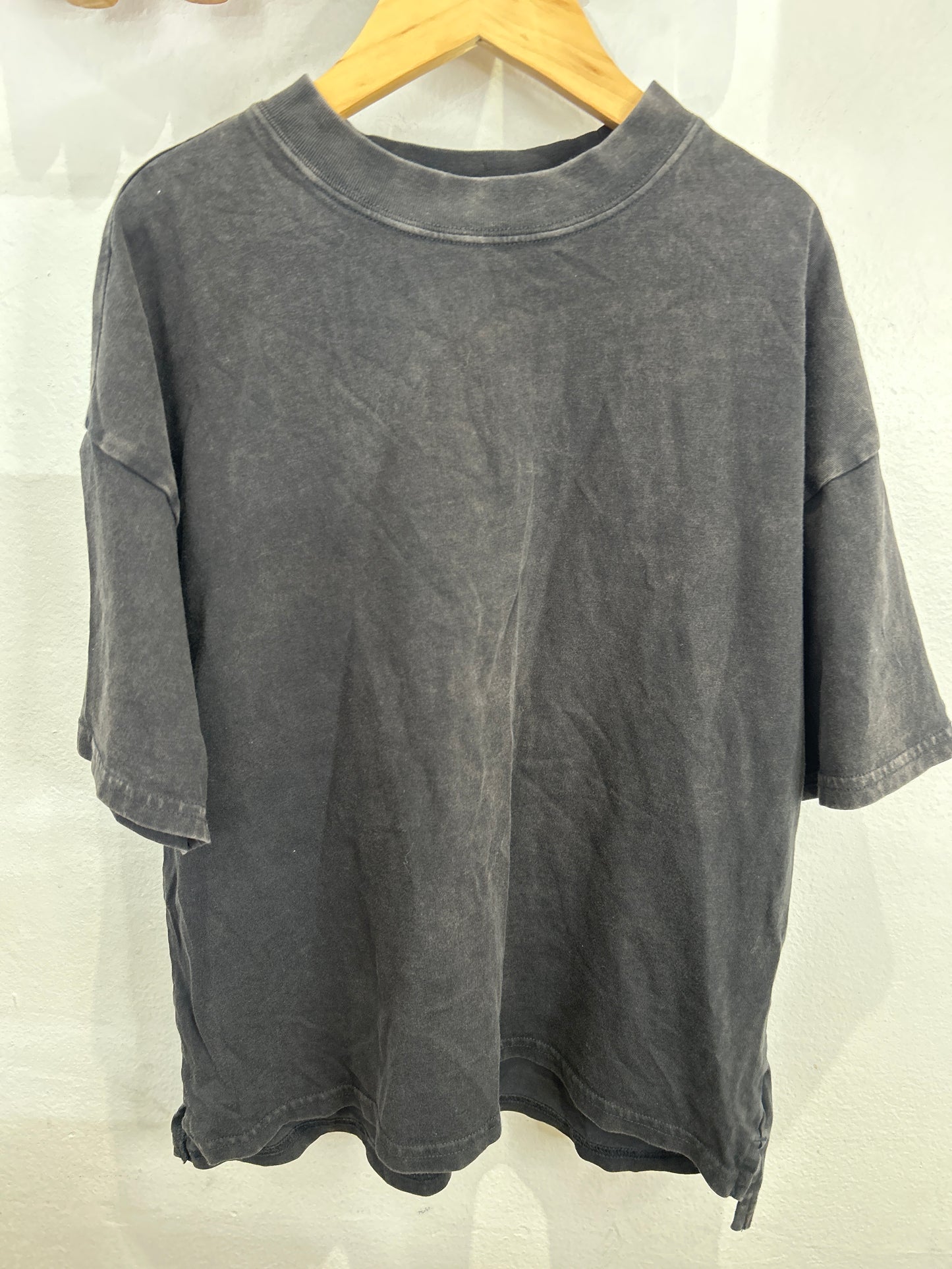 Black relaxed tee 8-9y