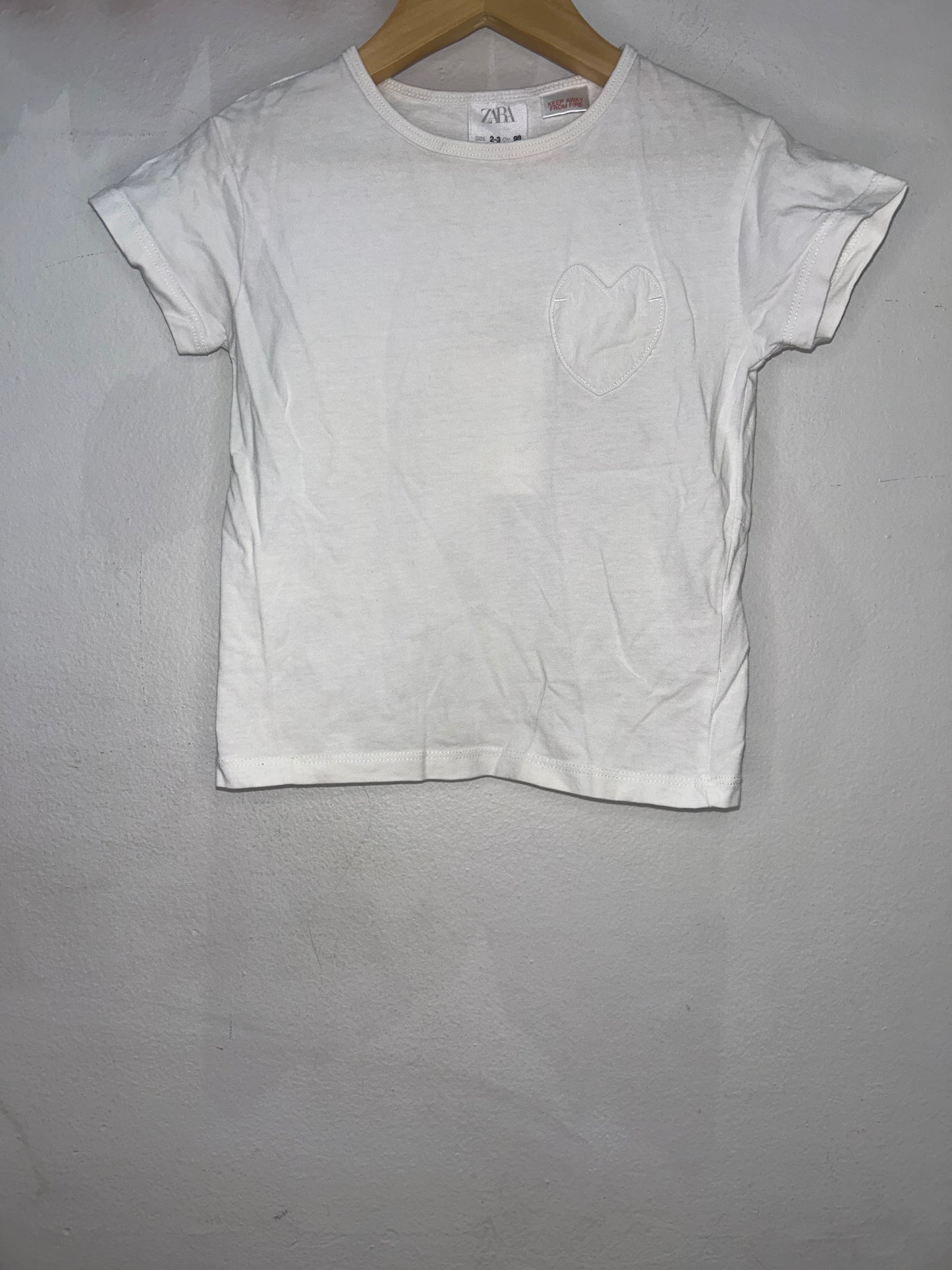 Heart pocket white tee 2-3y