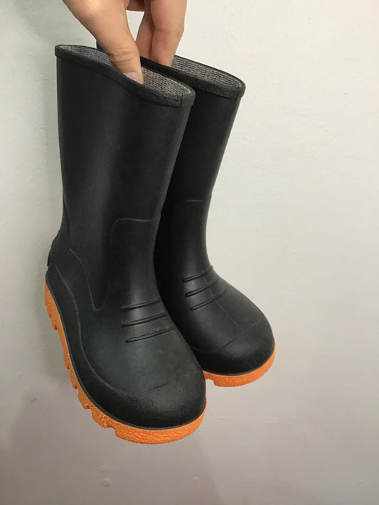 C13 black rainboots orange trim