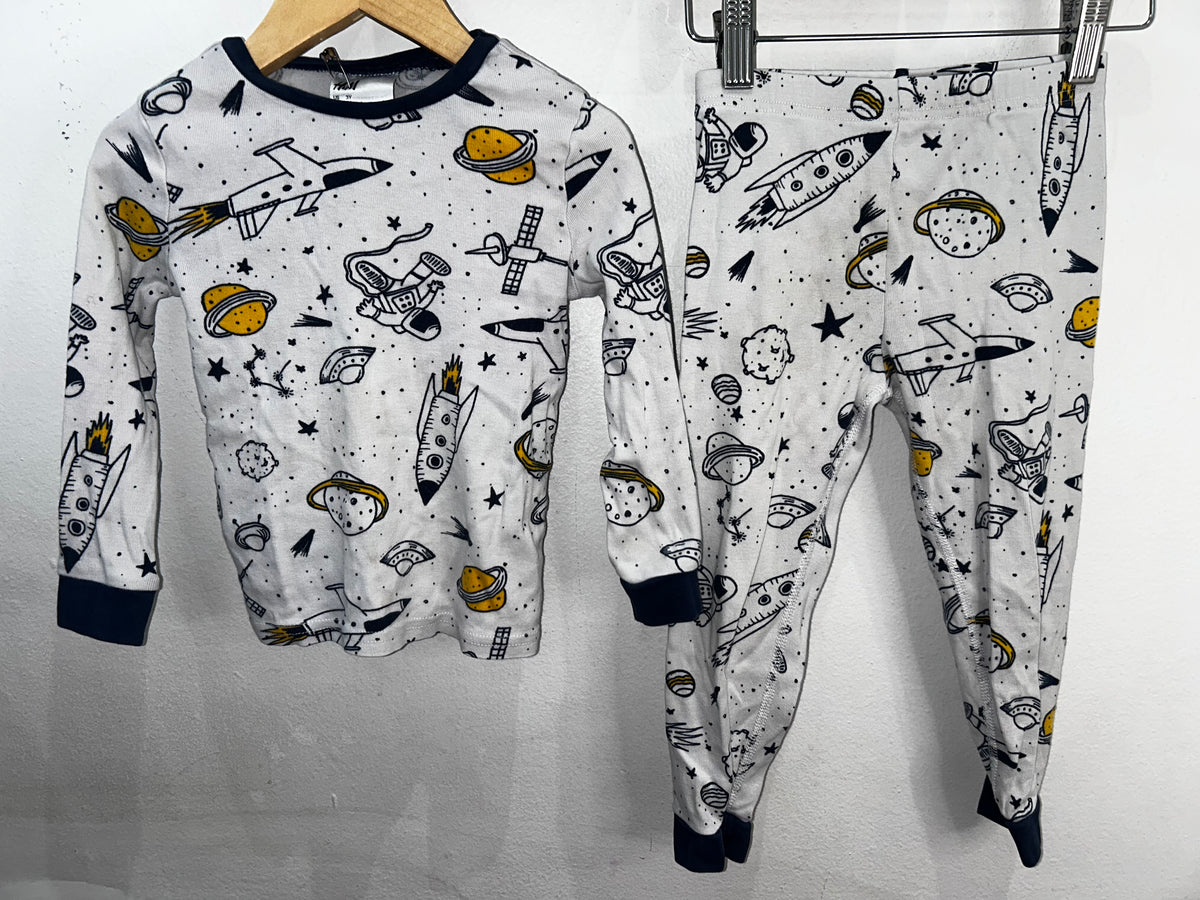 Astronaut pyjamas 3y