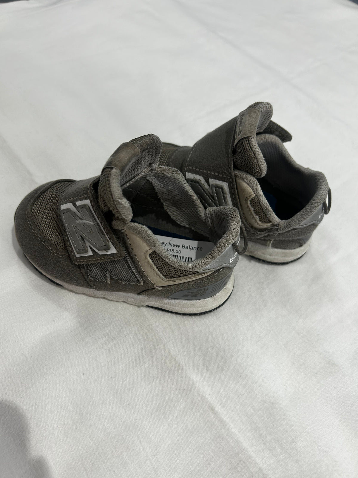 C5 grey New Balance