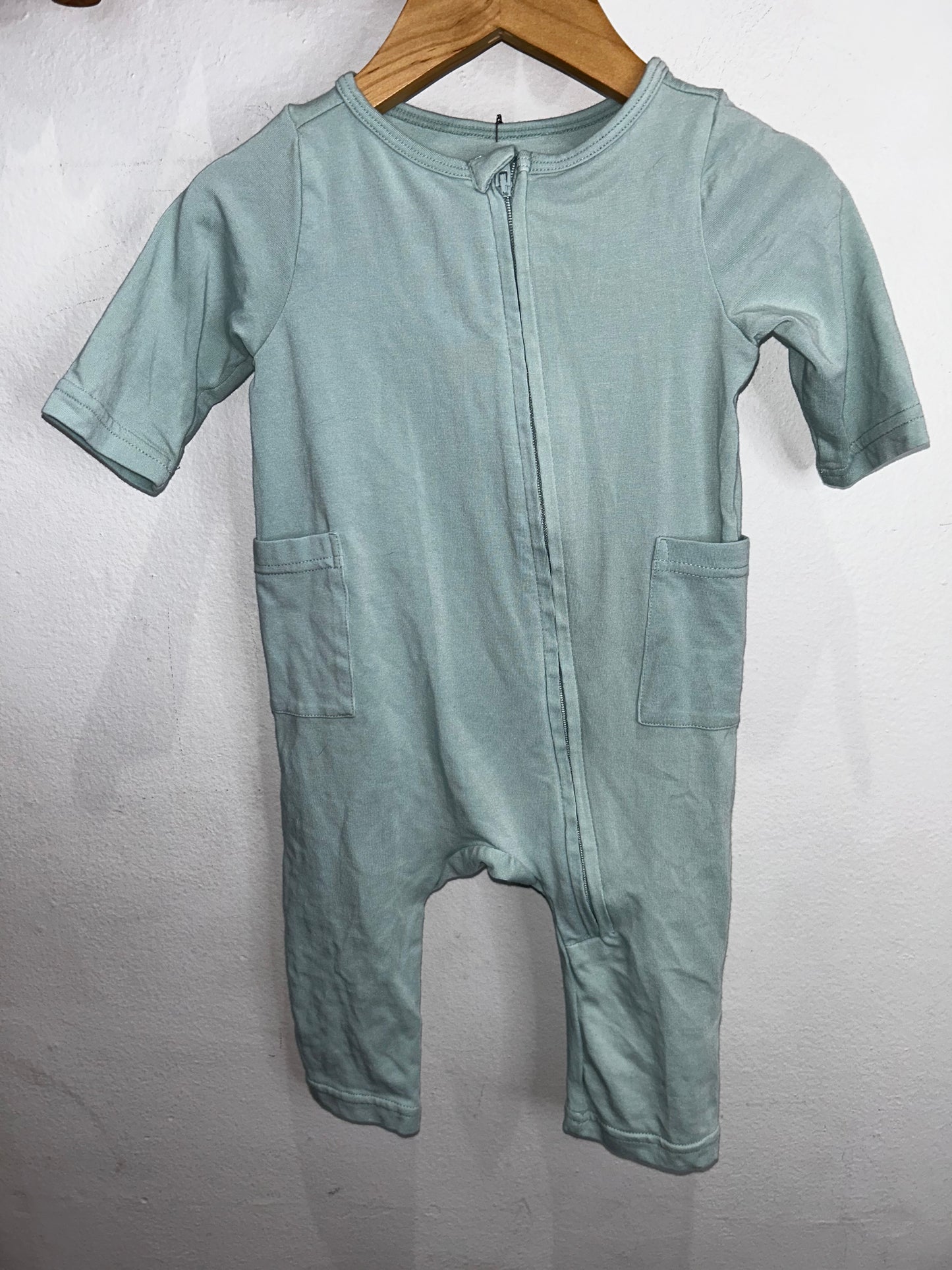 UV Skinz mint green romper 3-6m