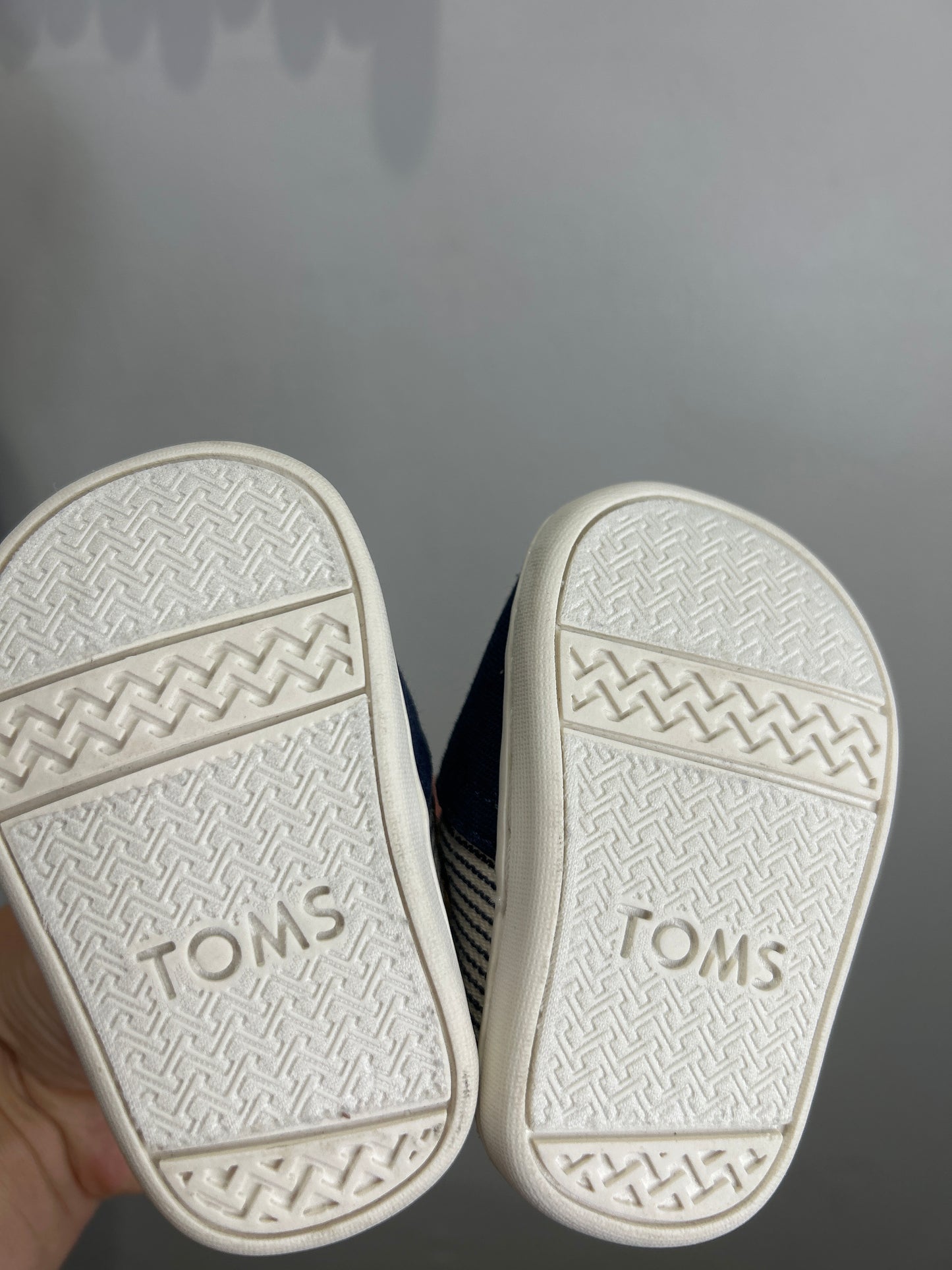 C2 navy baby Toms