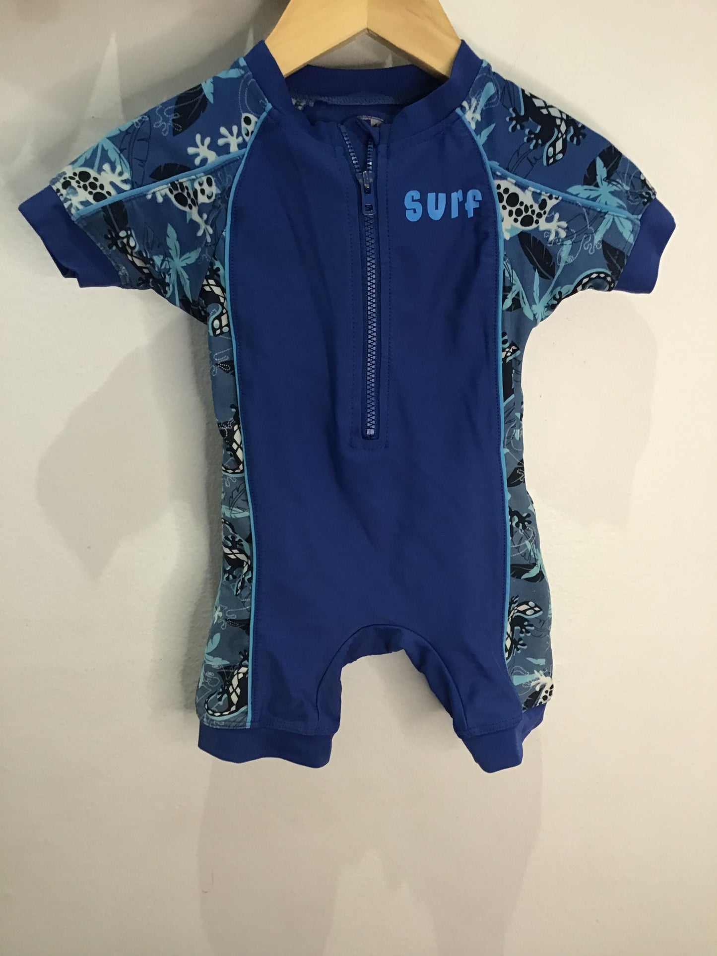 Swimsuit turtle detail 12m