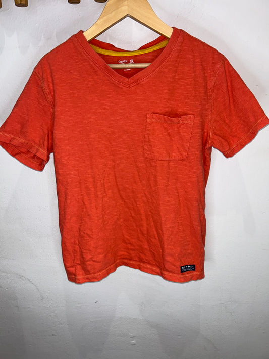 Red v-neck tee 8-9y